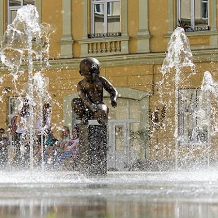 Аpartments In The Center On Mitniy Square Leilighet Lviv Eksteriør bilde